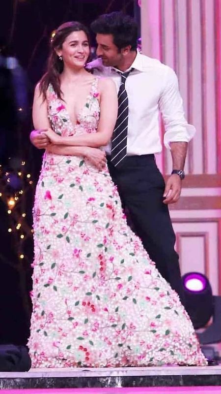 Hero Heroine - Ranbir Kapoor - Alia Bhatt Wallpaper Download | MobCup Hero Heroine - Ranbir Kapoor - Alia Bhatt Wallpaper Download | MobCup