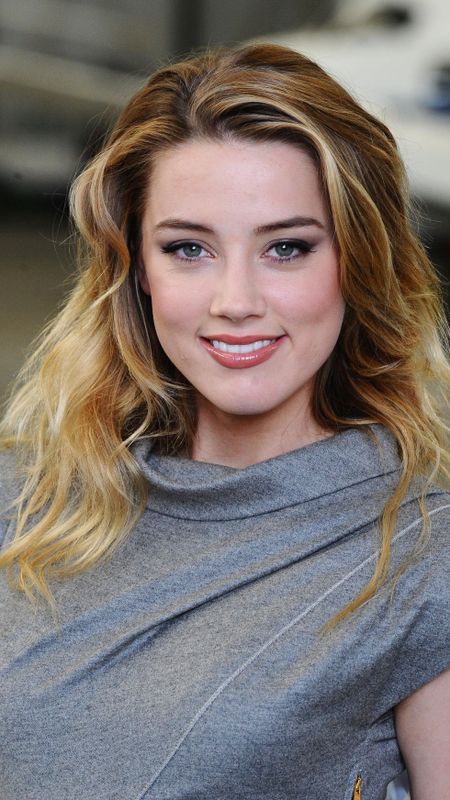 Amber Heard | Beautiful Hollywood Actress Wallpaper Download | MobCup