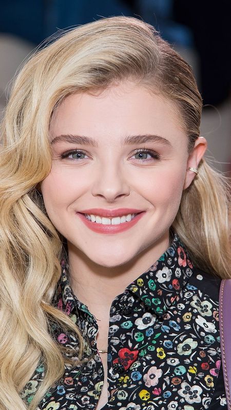 Chloe Moretz | Actress | Chloe Moretz Actress Wallpaper Download | MobCup