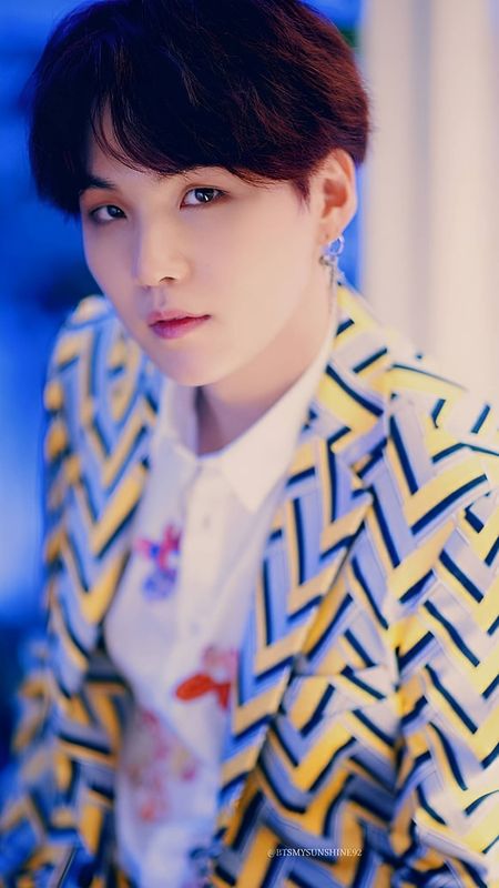 Bts Suga Cute - Stylish Suit Wallpaper Download | MobCup