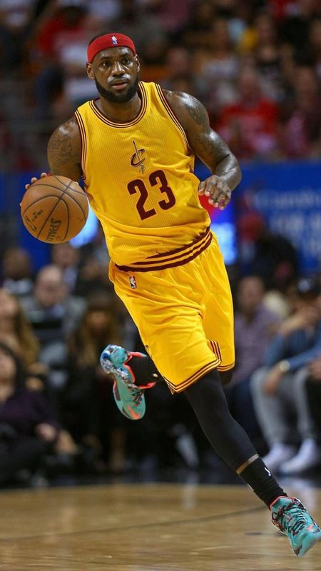 Download Lebron James Nba Player Wallpaper