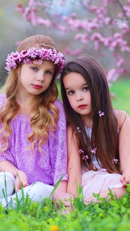 Cute Wallpapers For Girls Two Sisters Nature Background Wallpaper