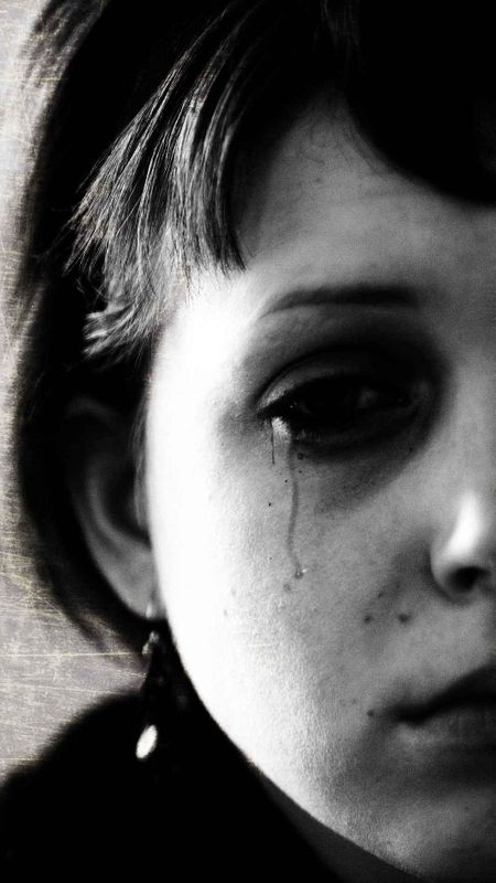 Girl Crying Wallpaper Download | MobCup