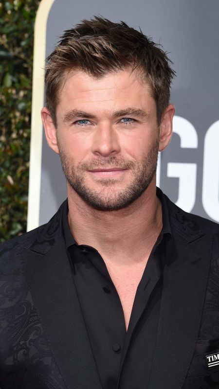 Chris Hemsworth | International | Hero Wallpaper Download | MobCup