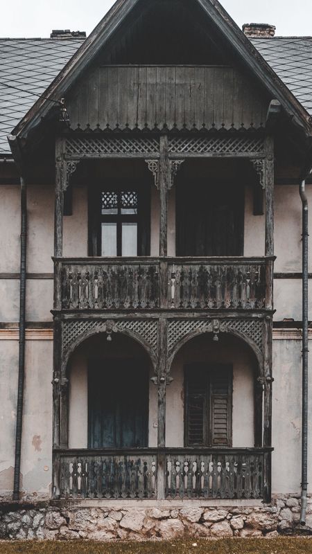 Old House Front Wallpaper Download | MobCup