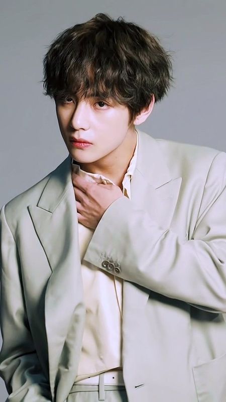 Bts Kim Taehyung - suit Wallpaper Download | MobCup