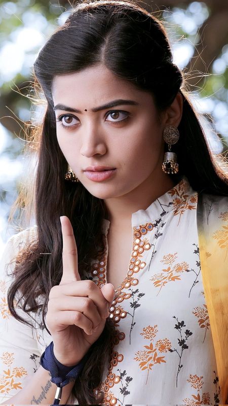 Rashmika Mandanna Live Angry Look Wallpaper Download Mobcup