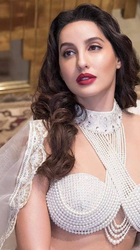 Nora fatehi Wallpaper Download | MobCup