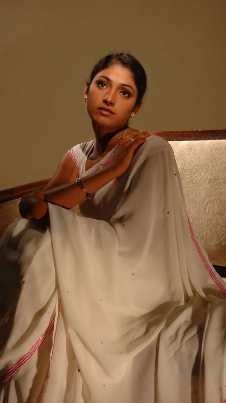 Haripriya Telugu Heroin Pictures,Telugu Actress Haripriya Hot ... Desktop  Background