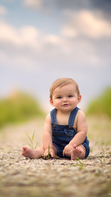 Cute Baby Live - Blur Background Wallpaper Download | MobCup