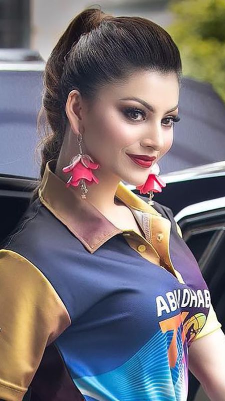 640x1136 Urvashi Rautela HD iPhone 5,5c,5S,SE ,Ipod Touch ,HD 4k Wallpapers, Images,Backgrounds,Photos and Pictures