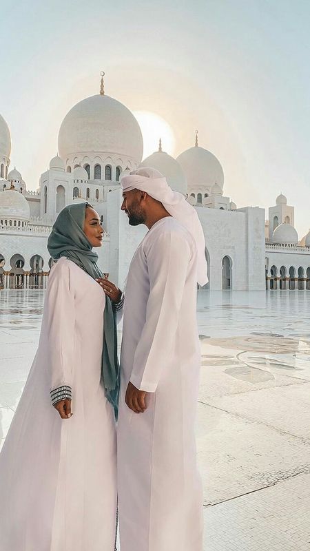 Muslim Couple | Aesthetic Wallpaper Download | MobCup