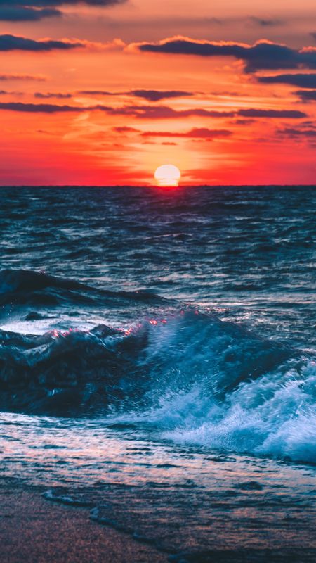 Sunset through the ocean Wallpaper Download | MobCup