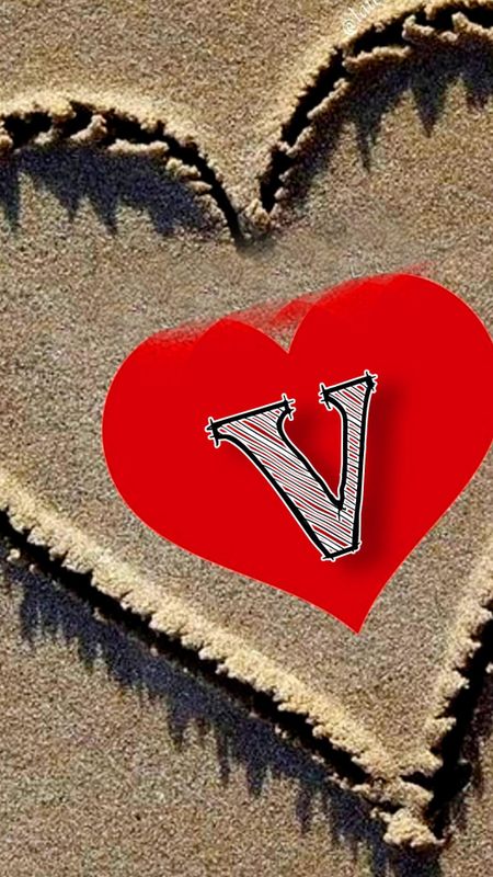 V Letter - Heart - Sand Wallpaper Download | MobCup