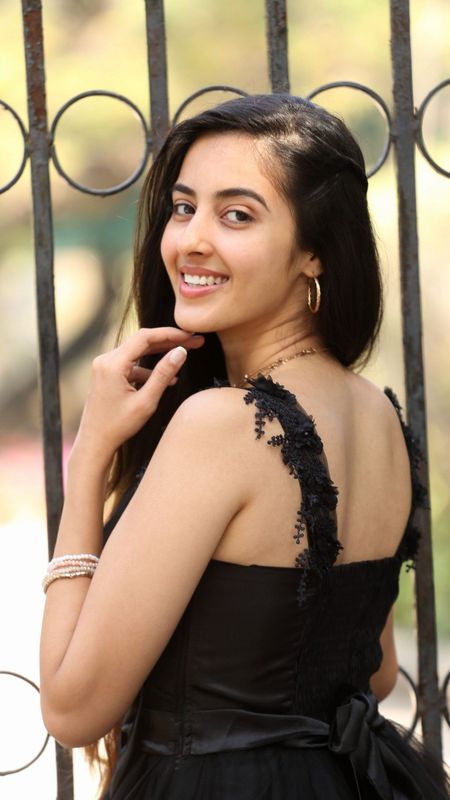 Simran Kaur Wallpaper Download MobCup