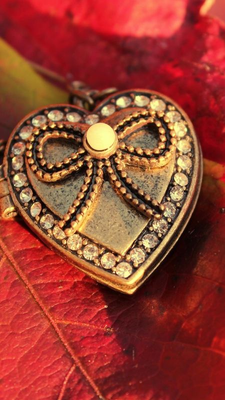 Whatsapp - Heart Love Jewelry Wallpaper Download | MobCup