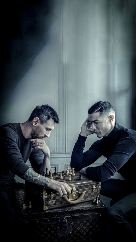 messi and ronaldo chess photo