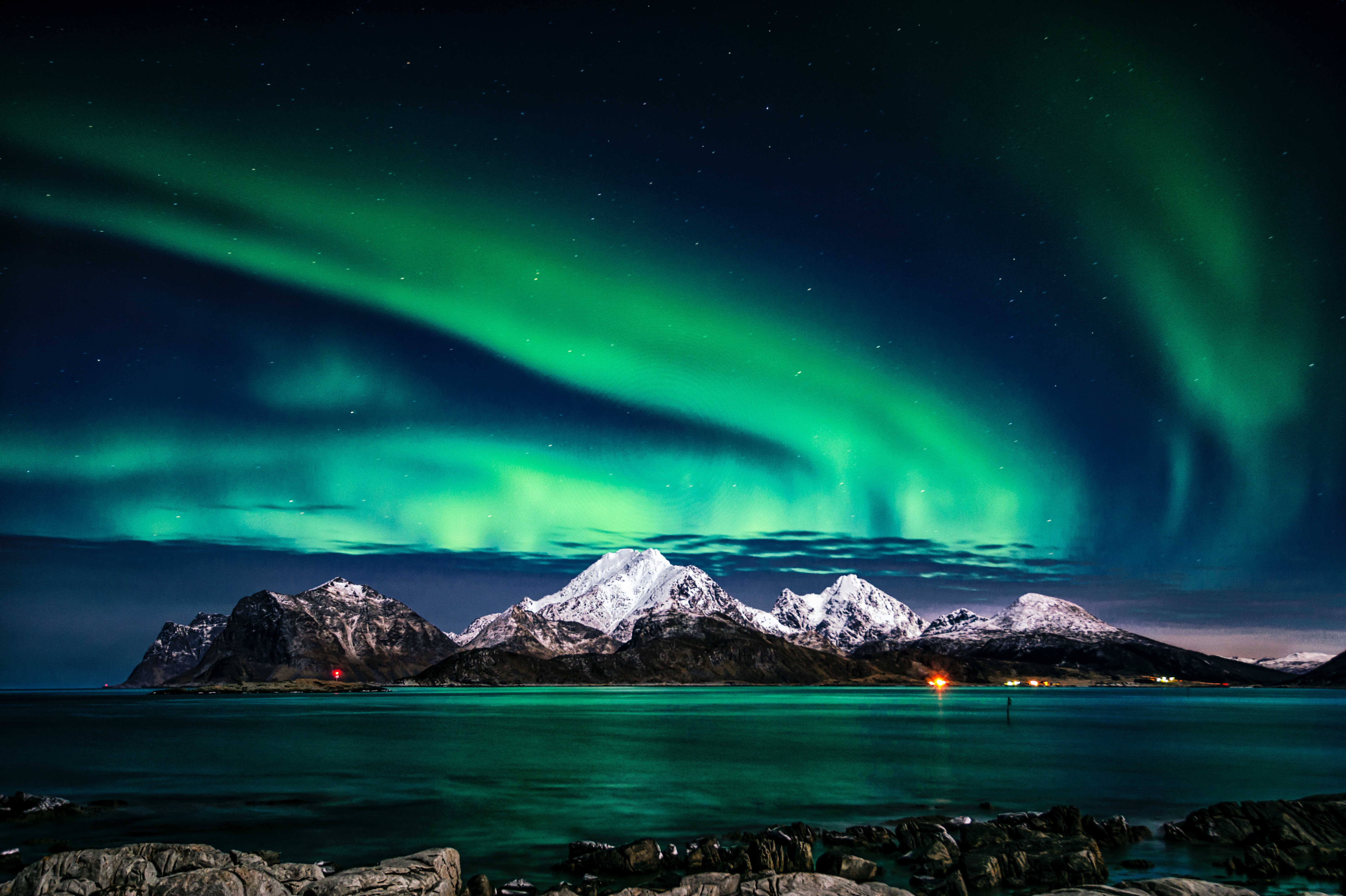 Nature Pictures For Nothern Lights With Snow Mountain