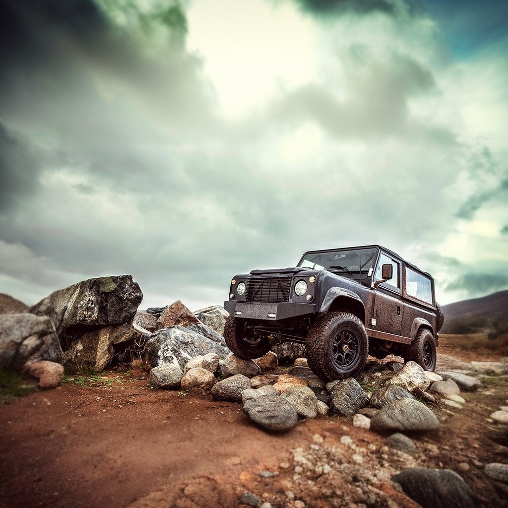 Off road car - Land Rover Defender