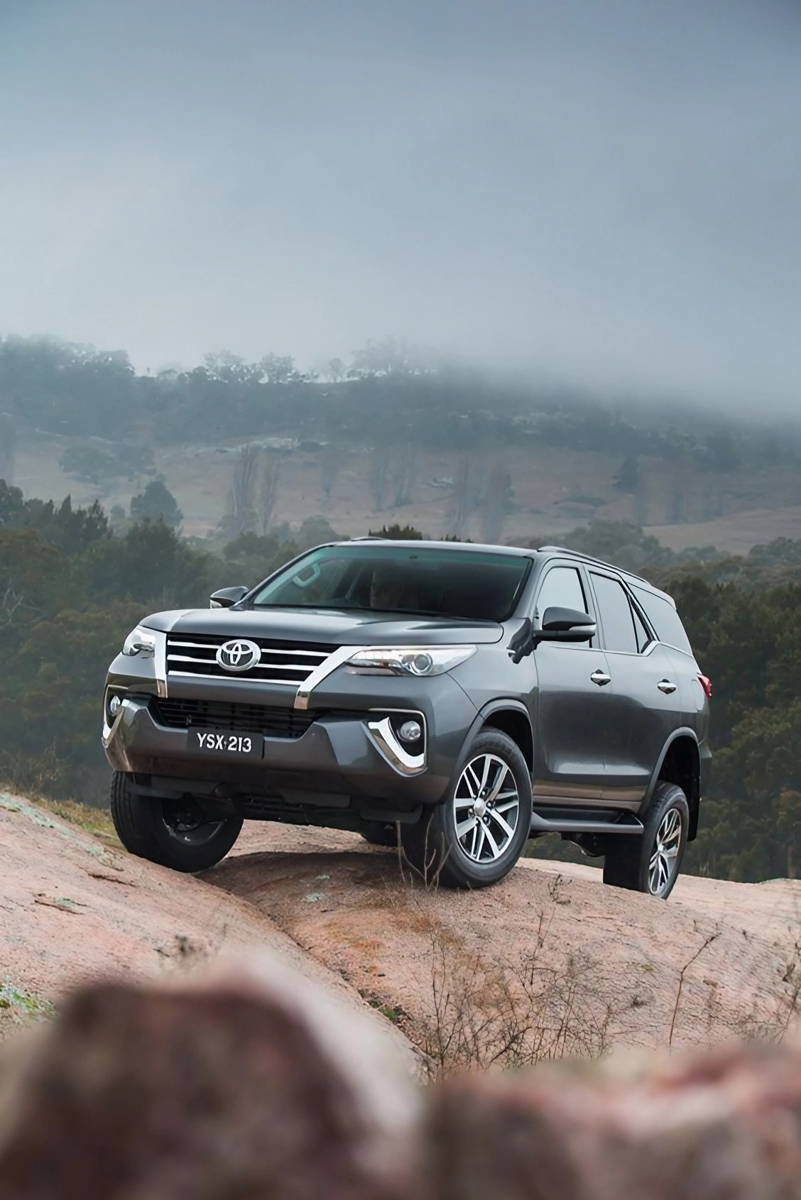 Fortuner Gadi - Grey Fortuner Car